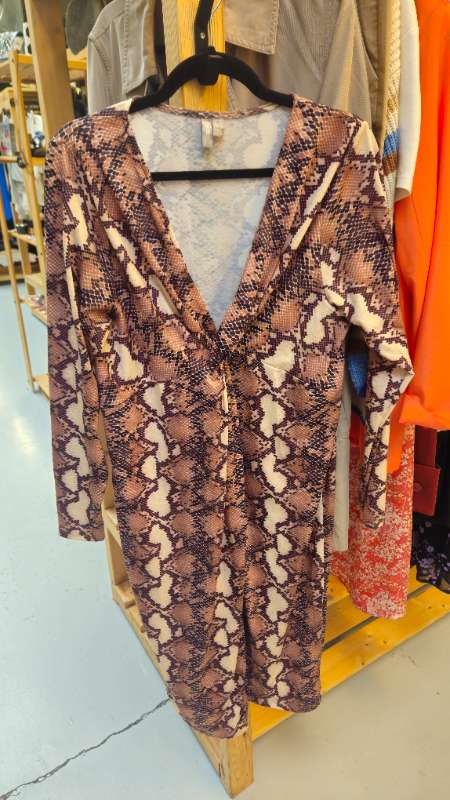 Asos snake print kjóll brúnn