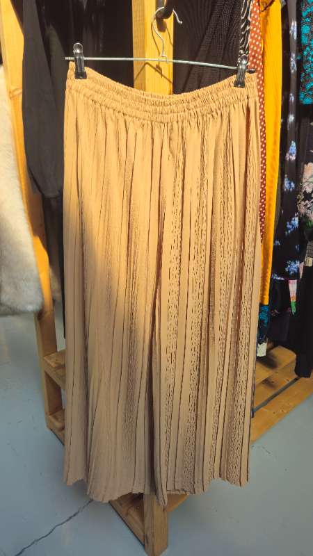 Beige buxur þunnar