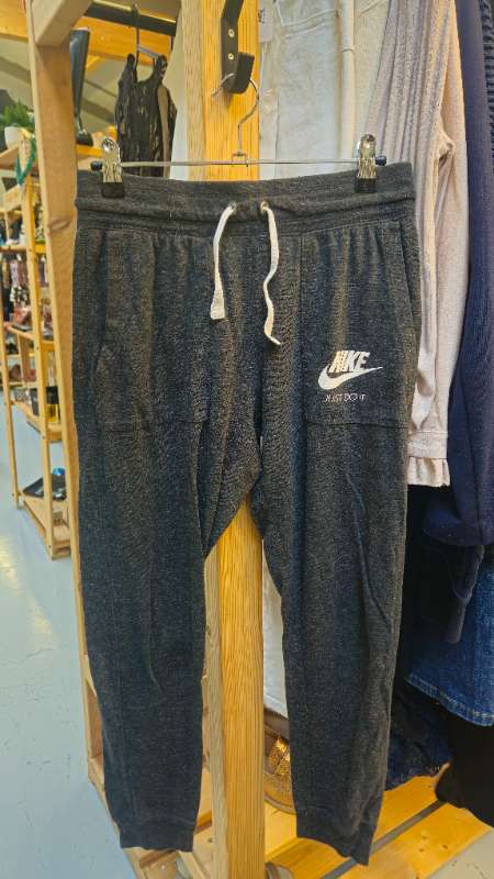 Nike þunnar joggingbuxur