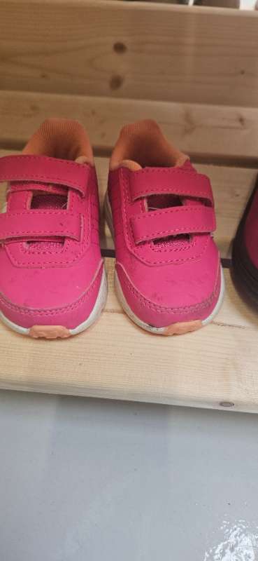 Adidas skór