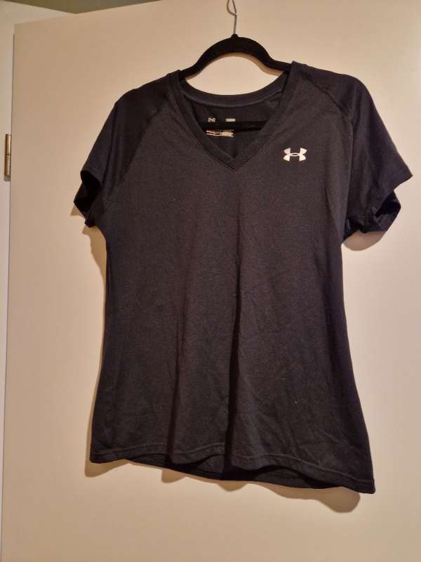 Svartur under armor bolur