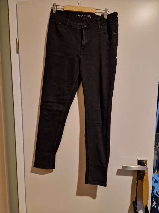 Svartar þröngar buxur Old Navy