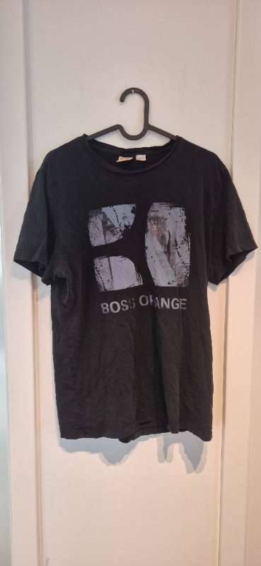 Svartur bolur Boss orangw