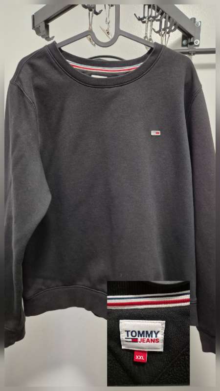 Tommy Hilfiger svört peysa