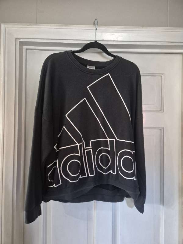 Adidas peysa
