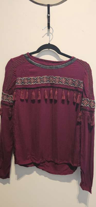 Embroidered p3ysa