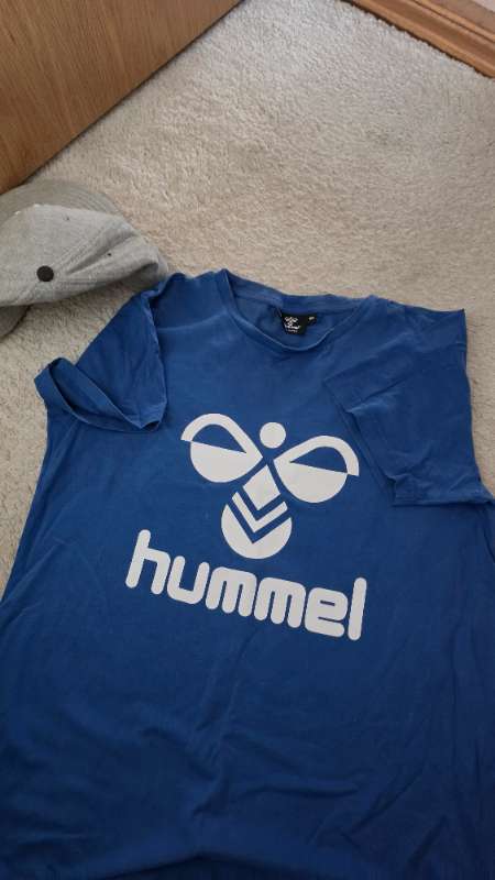skyrta hummel