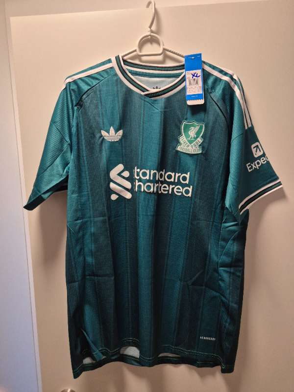 Lfc treyja græn