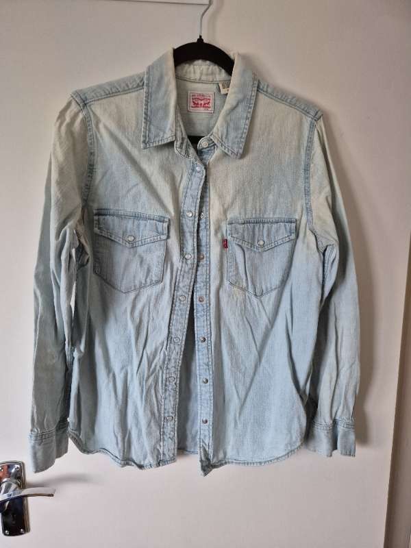 Levi's gallaskyrta ljósblá