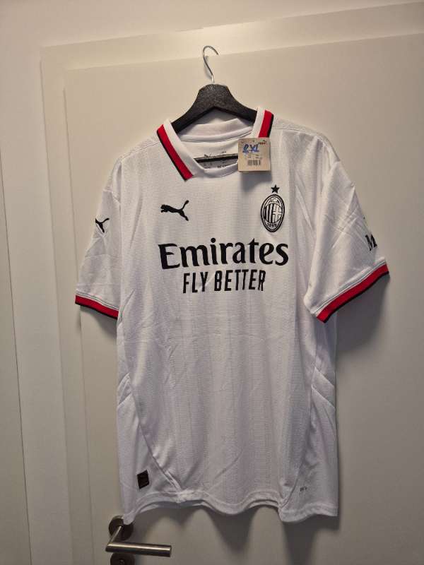 AC Milan treyja