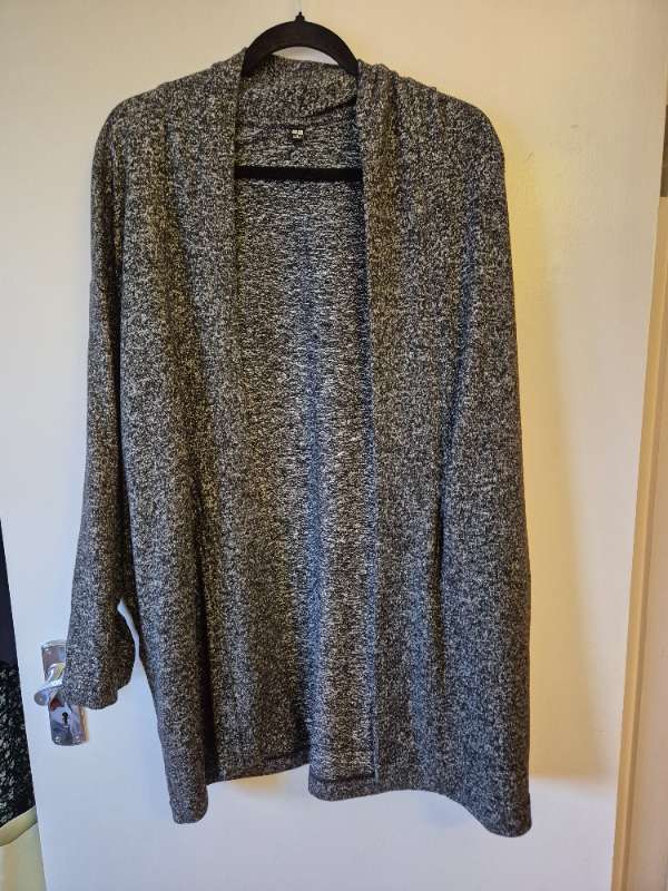 Uniqlo grá golla