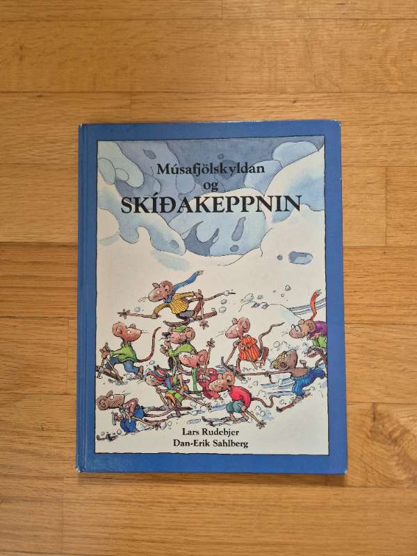 Músafjölskyldan bók