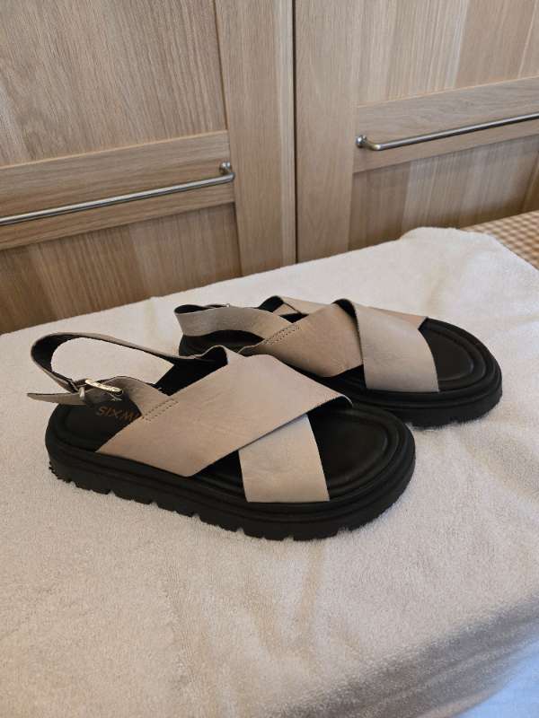 Sixmix sandalar ónotað