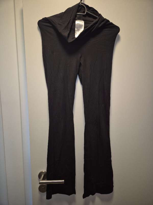 Gina tricot buxur svartar