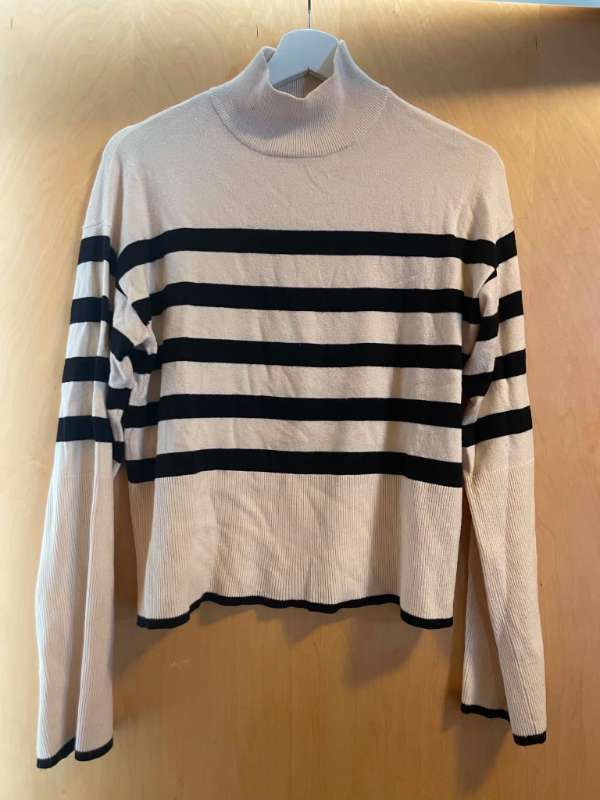 Vero moda röndótt peysa