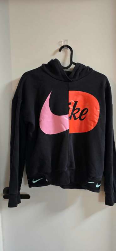 Nike hettupeysa bleik/appel