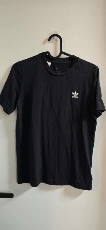 Adidas bolur svartur