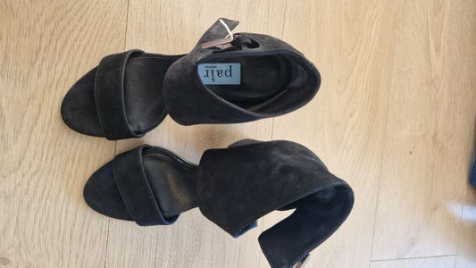 A pair skór NŸ