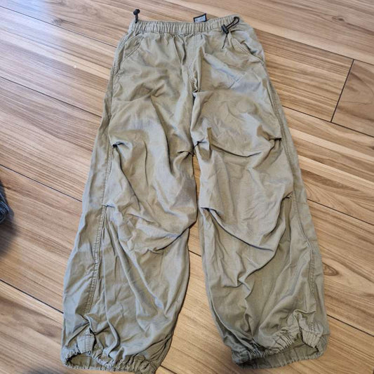 Buxur grænar H&M
