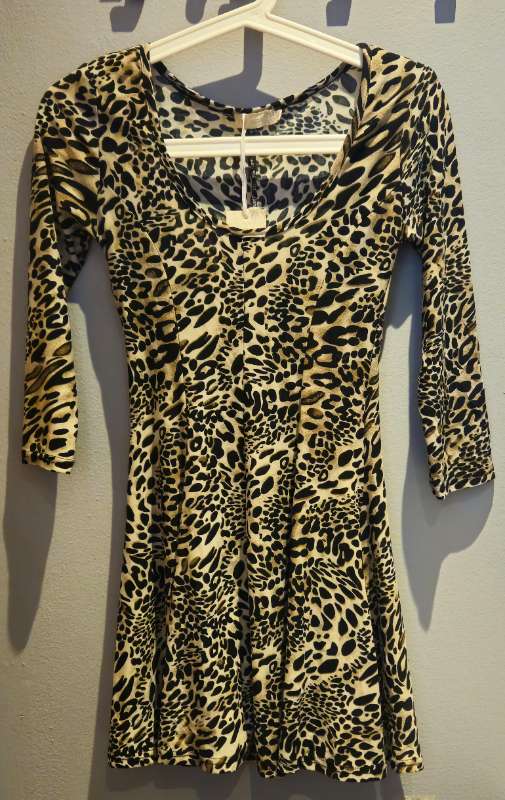 Kjóll hlébarða nýr