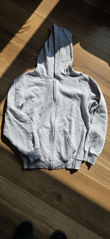H&M grá peysa