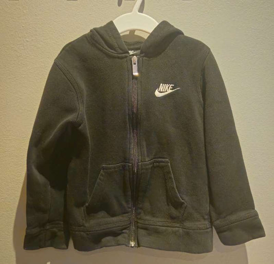 Peysa Nike rennd