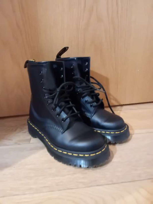 Dr. Martens Vegan