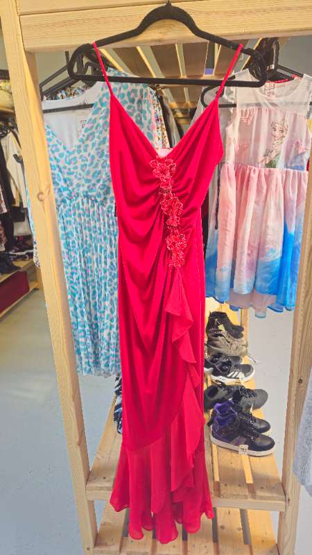 Czerwona suknia wieczorowa