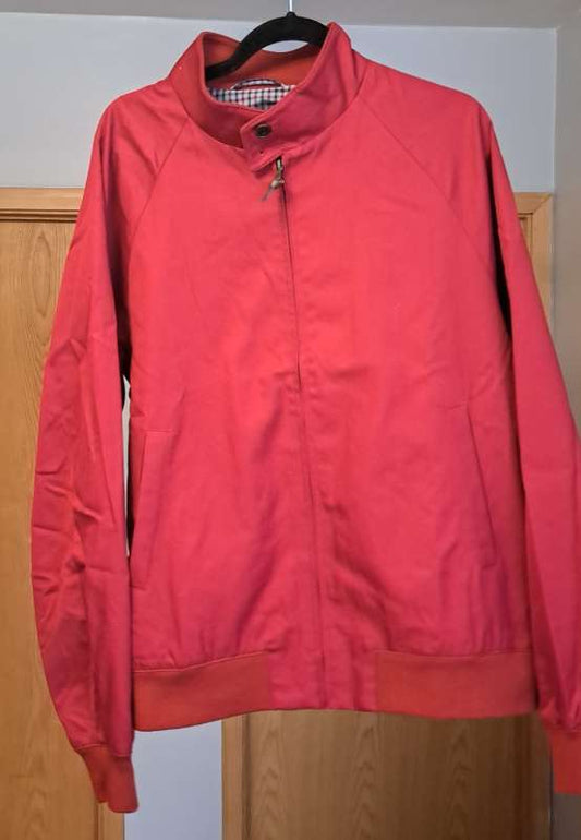 Rauður Uniqlo jakki