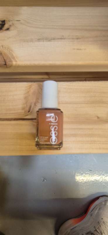ESSIE naglalakk