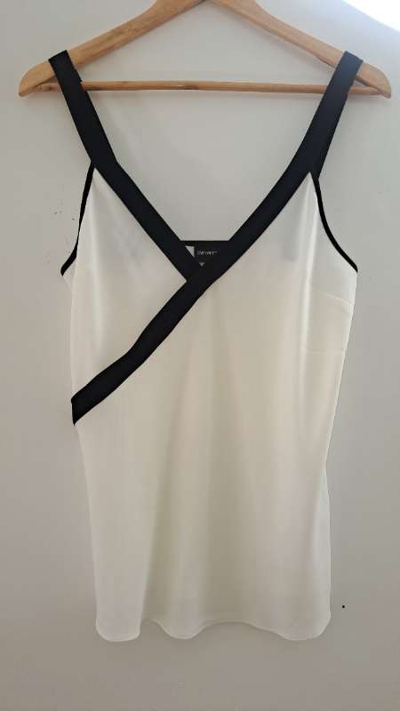 Armani toppur