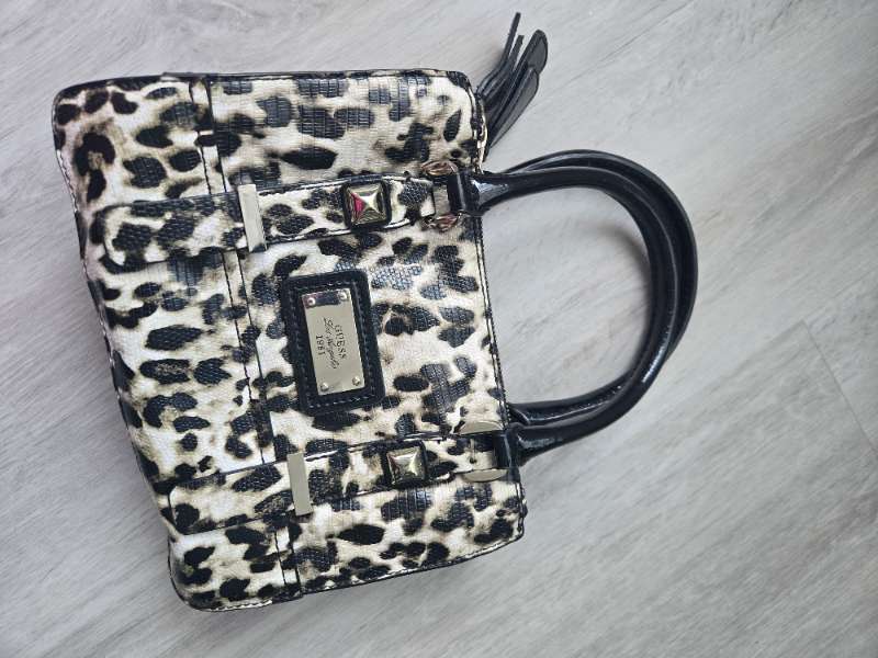 Guess leopard taska