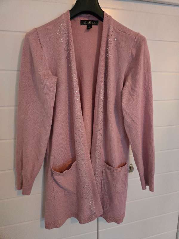 Bleik peysa stór stærð