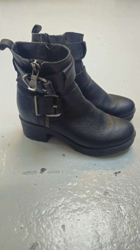 Svartir ökkla Skór