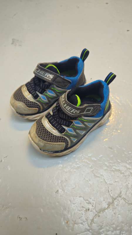 Sketchers skór