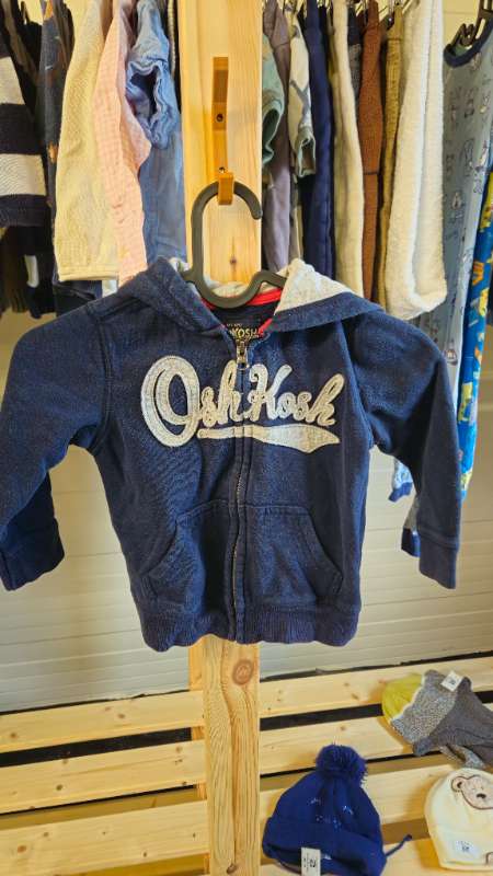 Rennhettupeysa OshKosh
