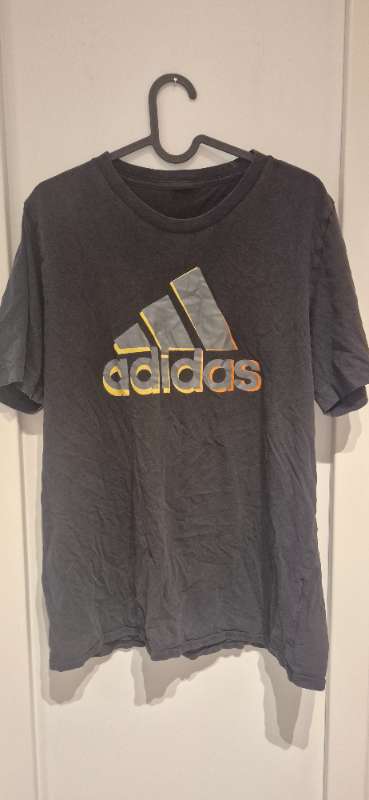 Adidas bolur