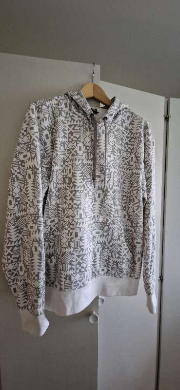 XERSION Hvít Hettu Peysa