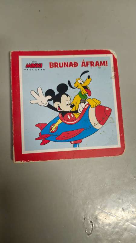 Brunað áfram Disney bók