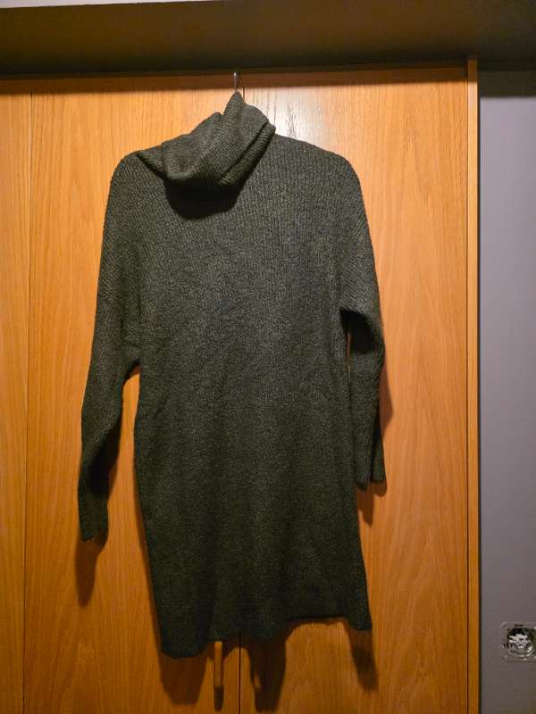 Grænn rúllukragapeysukjóll