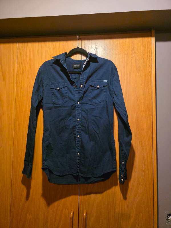 Dökkblá jack&Jones skyrta