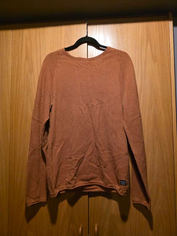 Appelsgul jack&Jones peysa