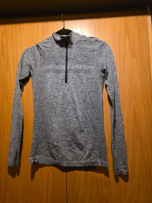 Grá hálfrennd Nike peysa