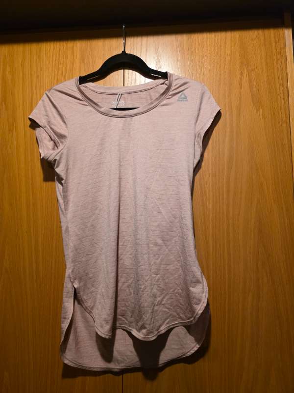 Bleikur reebok bolur