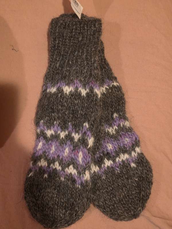 Dökkgráir lopavettlingar