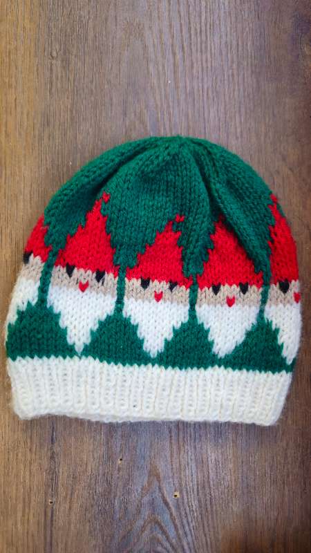 Jóla húfa prjónuð