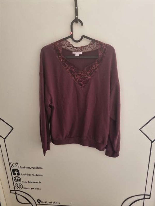 Gina tricot peysa vínrauð