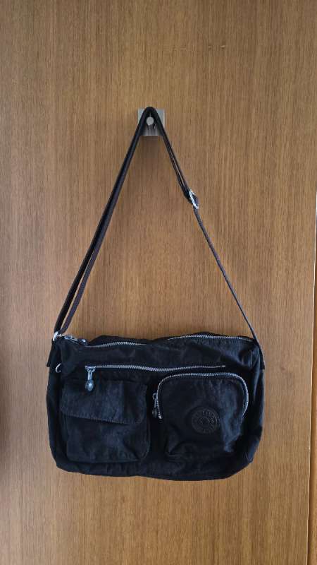 Kipling veski svart