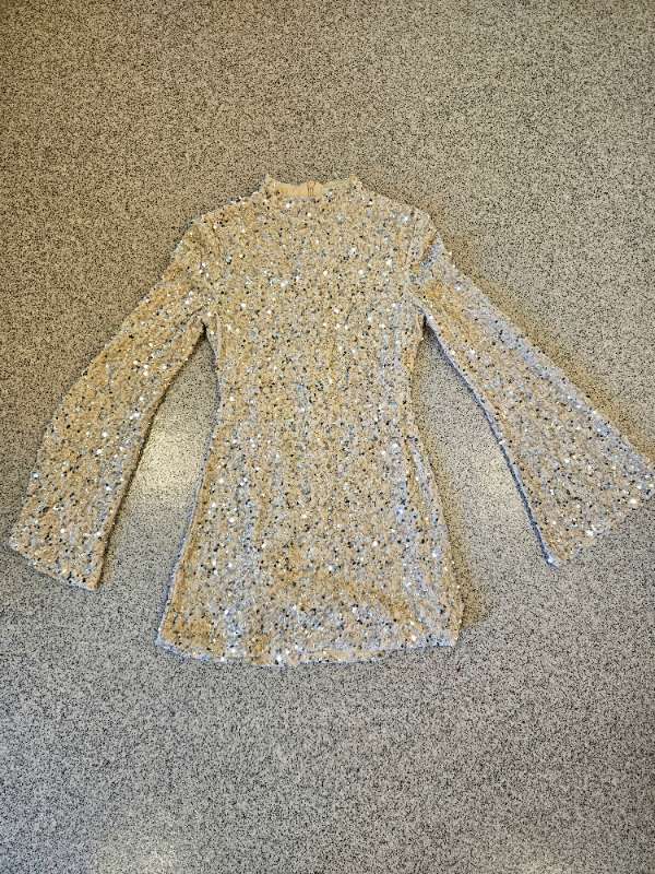 Vera & Lucy glimmerkjóll beige ónotaður