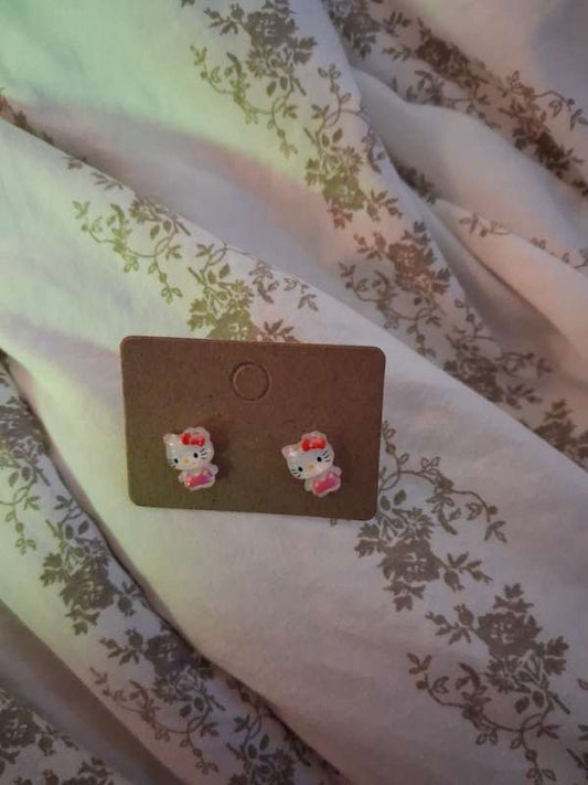 eyrnalokkar hello kitty
